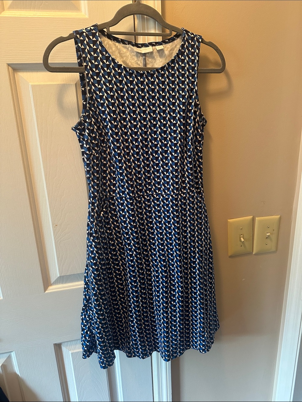 New York & Company Navy and White Sleeveless Fit-and-Flare Dress small